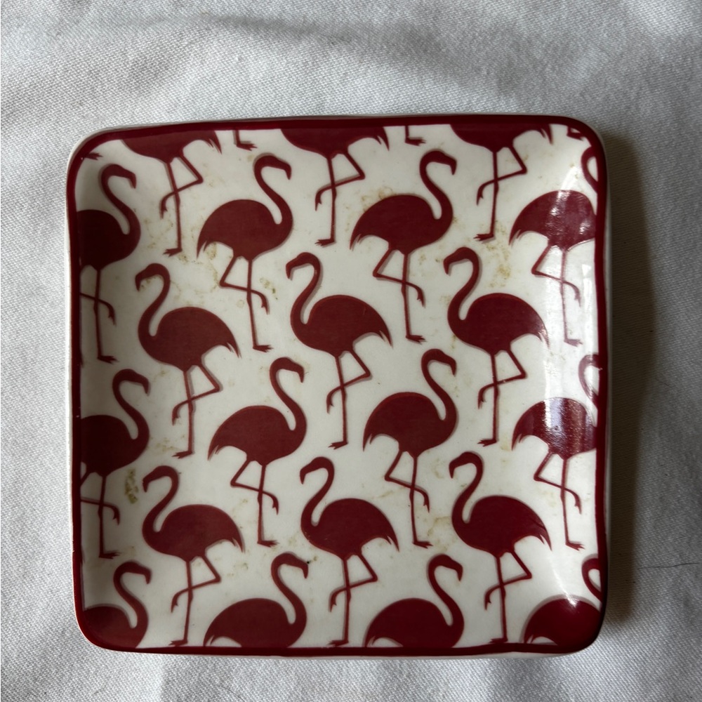 Home-goods ceramic soap dish/jewelry tray.